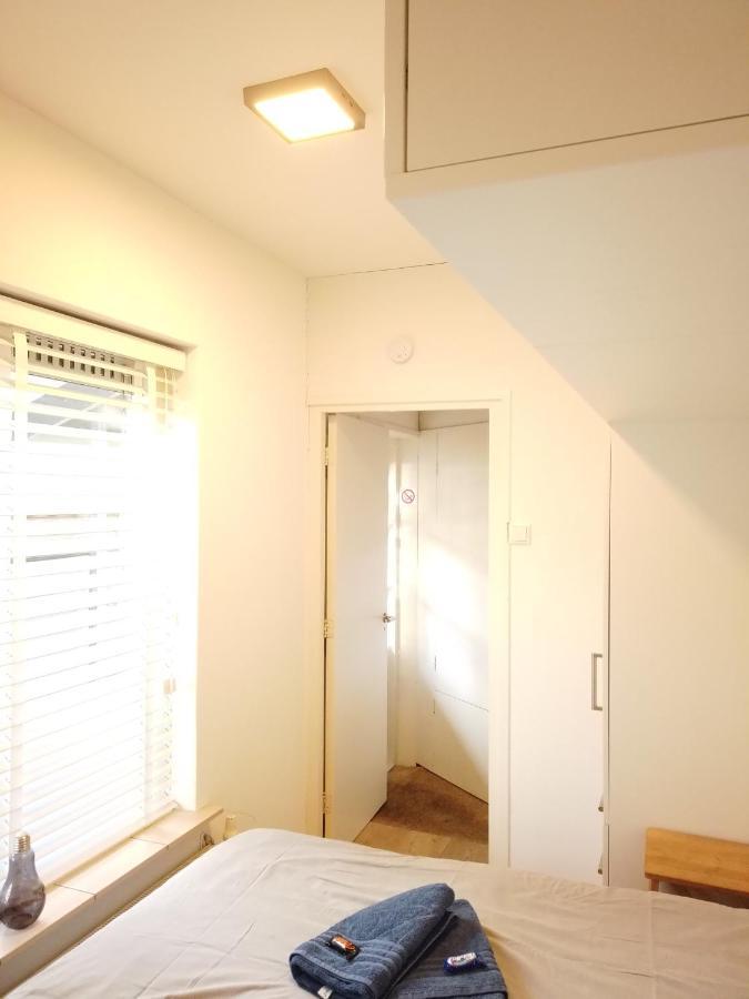 2-Room Apartment + 2 E-Bikes Alkmaar Exteriör bild